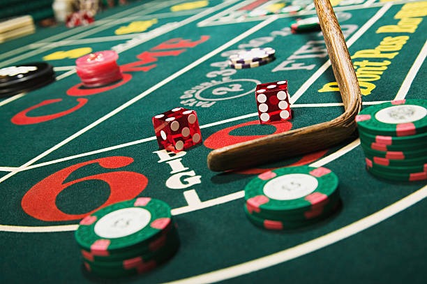 Card hand display and betting interface
